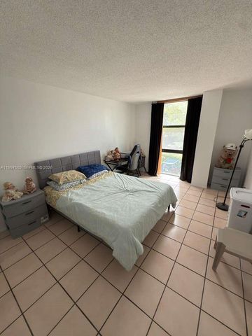 1825 W 44th Pl 208, Hialeah, FL 33012