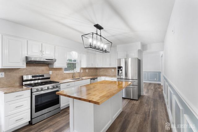 19 4Th Place, Piscataway, NJ 08854