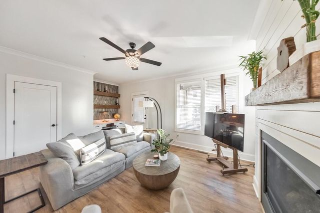 320 Oak Arms Way, Woodstock, GA 30188