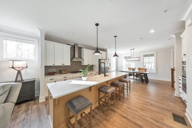 320 Oak Arms Way, Woodstock, GA 30188