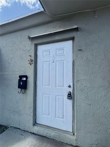 124 SE 4th St 2, Hallandale Beach, FL 33009