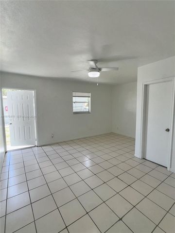 124 SE 4th St 2, Hallandale Beach, FL 33009