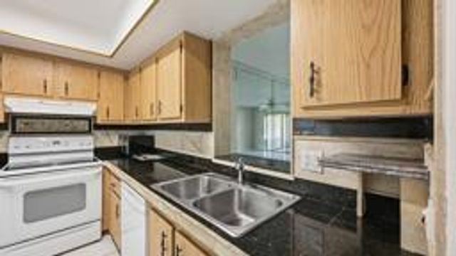 6525 S Oriole Boulevard, Delray Beach, FL 33446