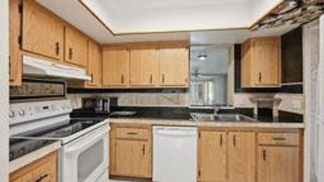 6525 S Oriole Boulevard, Delray Beach, FL 33446