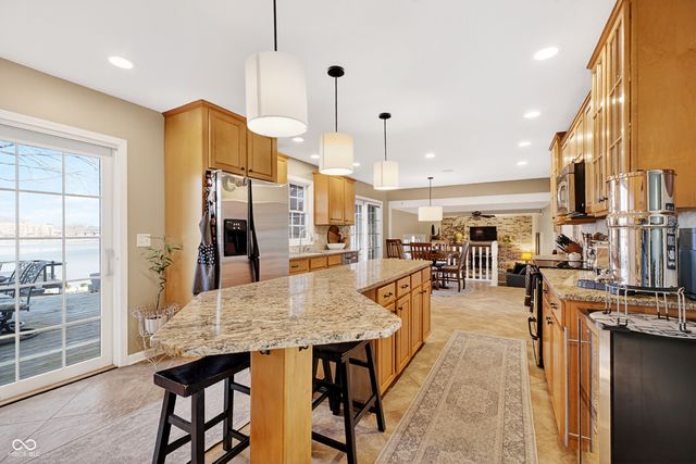 2444 Hawthorn Place, Noblesville, IN 46062