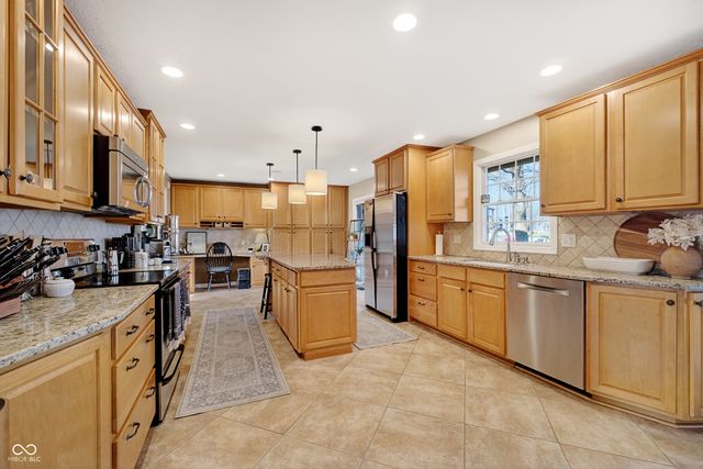 2444 Hawthorn Place, Noblesville, IN 46062