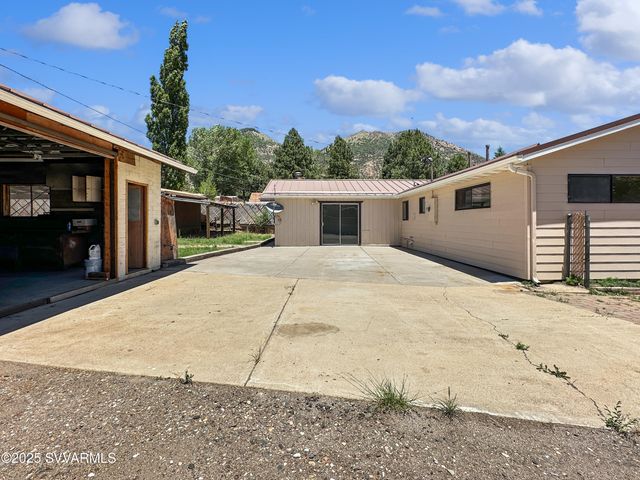 3219 N MANOR Road, Flagstaff, AZ 86004