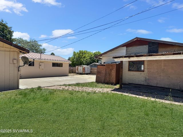 3219 N MANOR Road, Flagstaff, AZ 86004