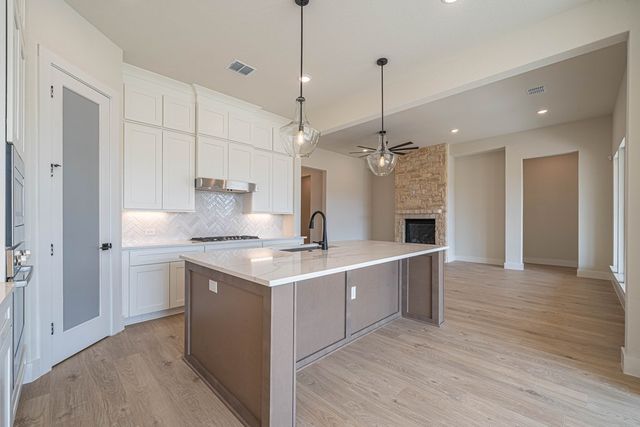 2013 W Toscano Way, Kerrville, TX 78028