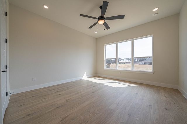 2013 W Toscano Way, Kerrville, TX 78028