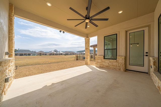 2013 W Toscano Way, Kerrville, TX 78028
