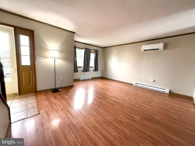 602 CRICKET LN, Mcsherrystown, PA 17344