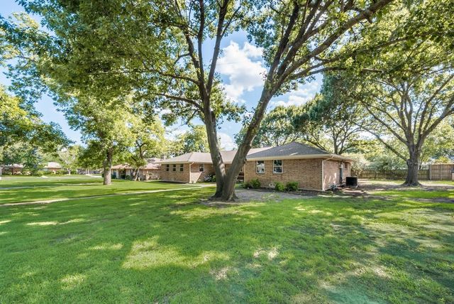 5003 Natchez Drive, Sachse, TX 75048