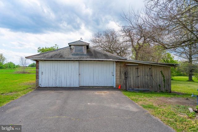 1470 S OLD BETHLEHEM PIKE, Quakertown, PA 18951