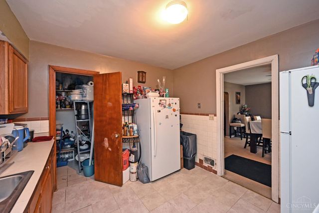 3305 Queen City Avenue, Cincinnati, OH 45238