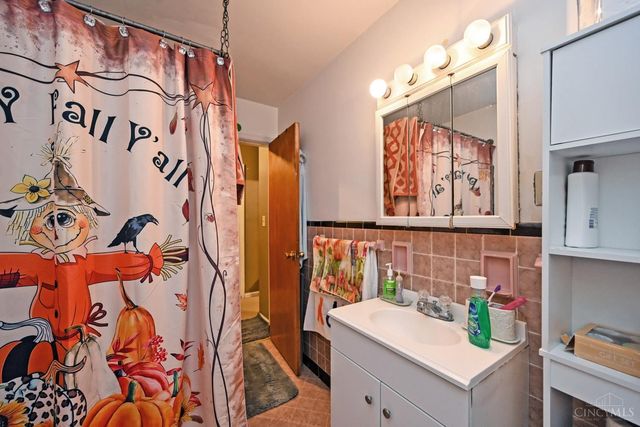 3305 Queen City Avenue, Cincinnati, OH 45238