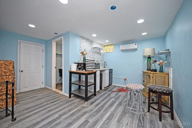 3305 Queen City Avenue, Cincinnati, OH 45238