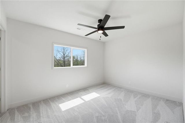 212 NW Orchard Court, Lee's Summit, MO 64063