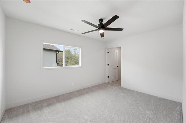 212 NW Orchard Court, Lee's Summit, MO 64063