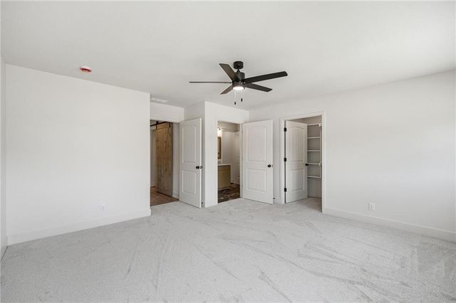 212 NW Orchard Court, Lee's Summit, MO 64063