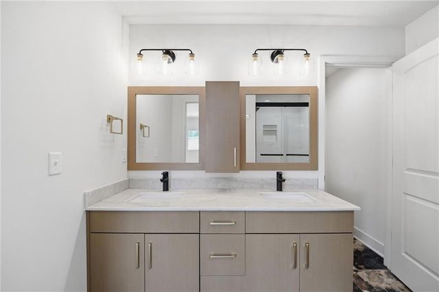 212 NW Orchard Court, Lee's Summit, MO 64063
