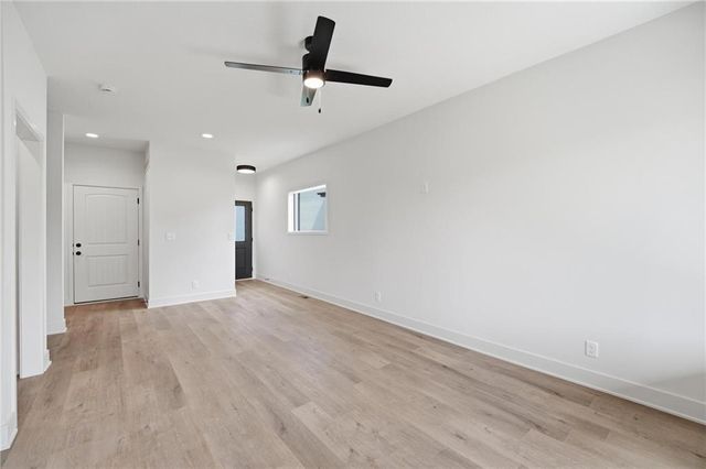 212 NW Orchard Court, Lee's Summit, MO 64063
