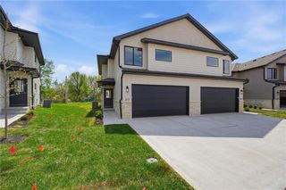 212 NW Orchard Court, Lee's Summit, MO 64063