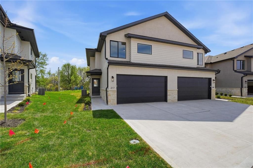 212 NW Orchard Court, Lee's Summit, MO 64063