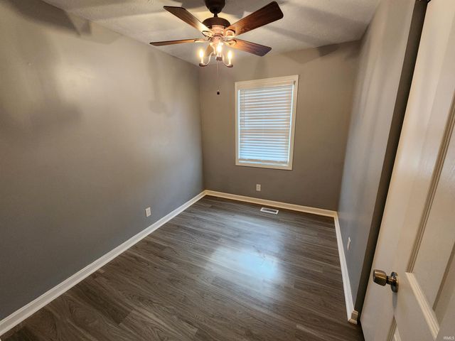 5055 Shenandoah Avenue, Newburgh, IN 47630