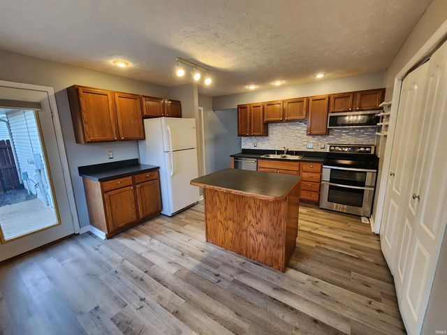 5055 Shenandoah Avenue, Newburgh, IN 47630