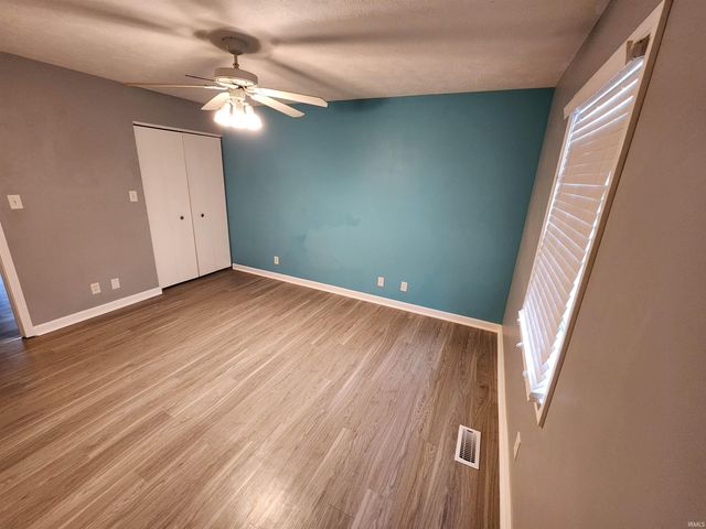 5055 Shenandoah Avenue, Newburgh, IN 47630