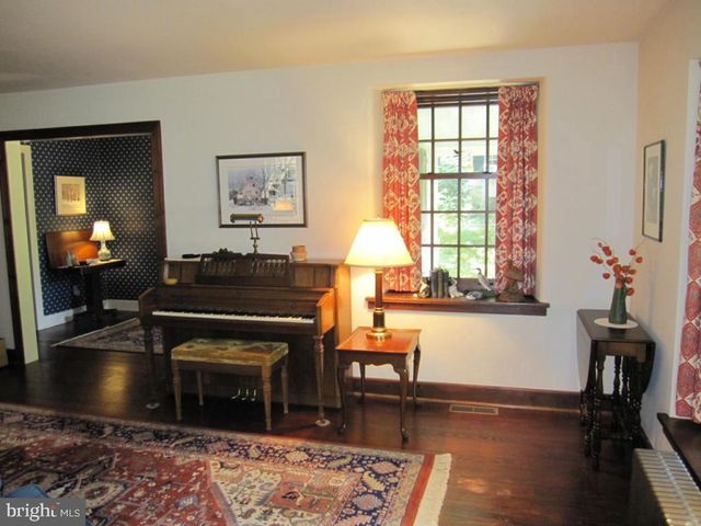 1553 HOLLYWOOD DR, Lancaster, PA 17601