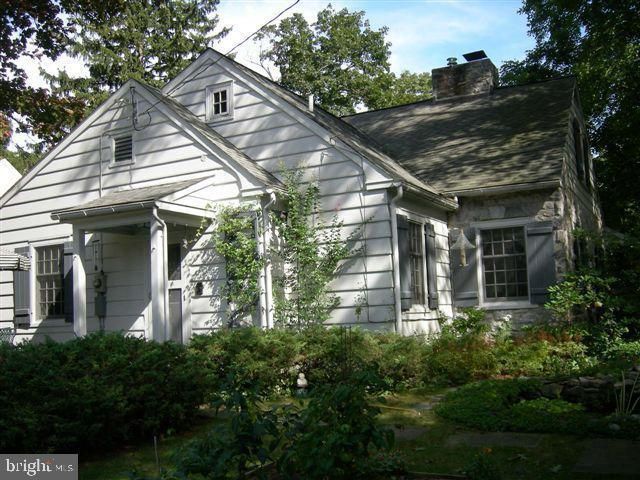 1553 HOLLYWOOD DR, Lancaster, PA 17601