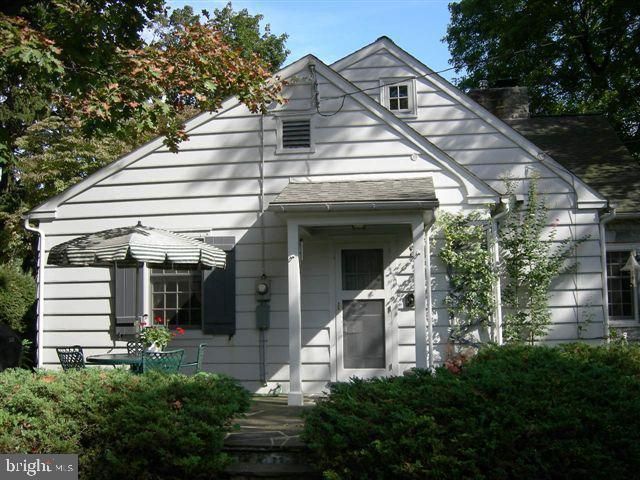 1553 HOLLYWOOD DR, Lancaster, PA 17601