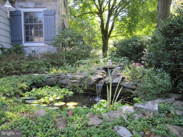 1553 HOLLYWOOD DR, Lancaster, PA 17601