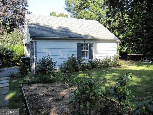 1553 HOLLYWOOD DR, Lancaster, PA 17601