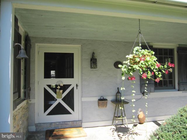 1553 HOLLYWOOD DR, Lancaster, PA 17601