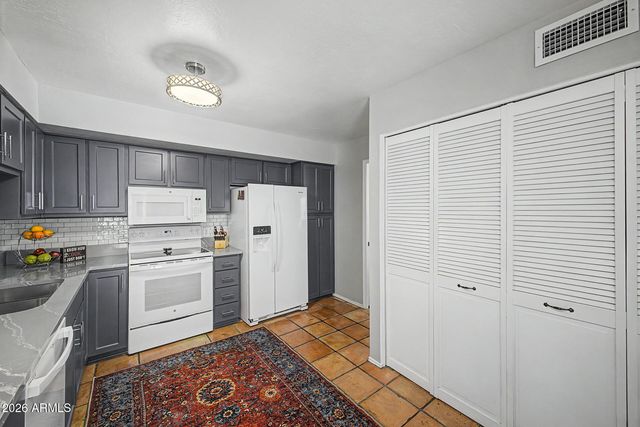 1622 E BORGHESE Place, Phoenix, AZ 85016