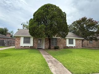 2206 Round Lake Drive, Houston, TX 77077