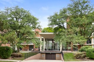 1150 E Jackson Street 1A, Lombard, IL 60148