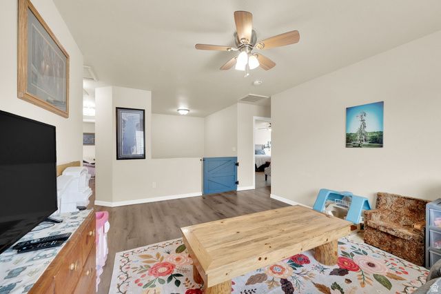 282 BEAUMONT DR, Kaysville, UT 84037