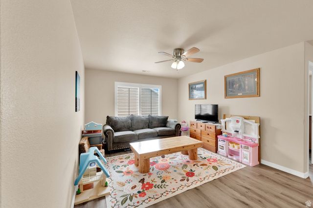 282 BEAUMONT DR, Kaysville, UT 84037