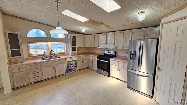 20 Calla Way, Cheektowaga, NY 14225
