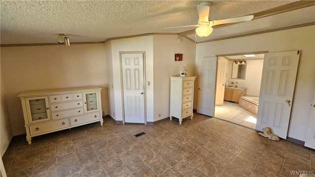 20 Calla Way, Cheektowaga, NY 14225