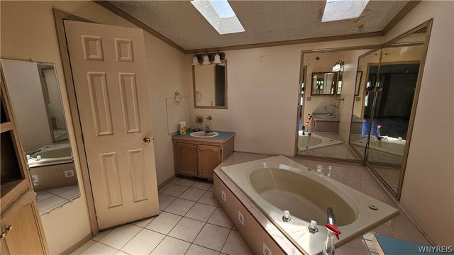 20 Calla Way, Cheektowaga, NY 14225
