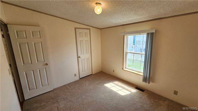 20 Calla Way, Cheektowaga, NY 14225
