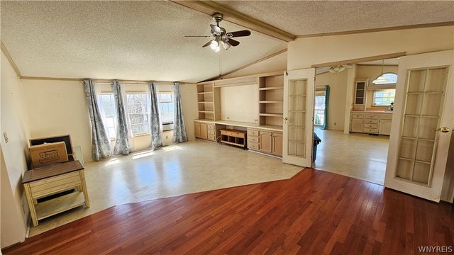 20 Calla Way, Cheektowaga, NY 14225