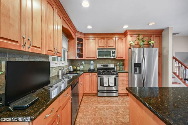 7 Tarrytown Road, Manalapan, NJ 07726