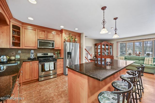 7 Tarrytown Road, Manalapan, NJ 07726