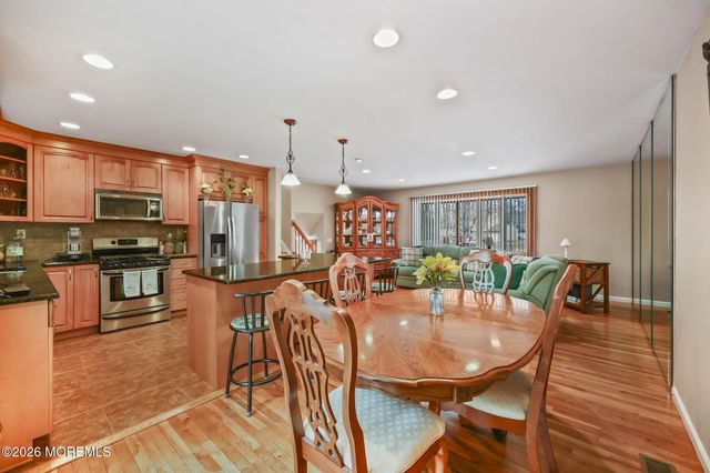 7 Tarrytown Road, Manalapan, NJ 07726